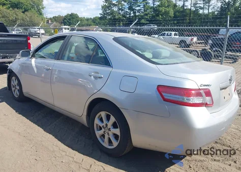 2011 Toyota Camry Le V6 z USA, uszkodzony, nr VIN 4T1BK3EKXBU626869